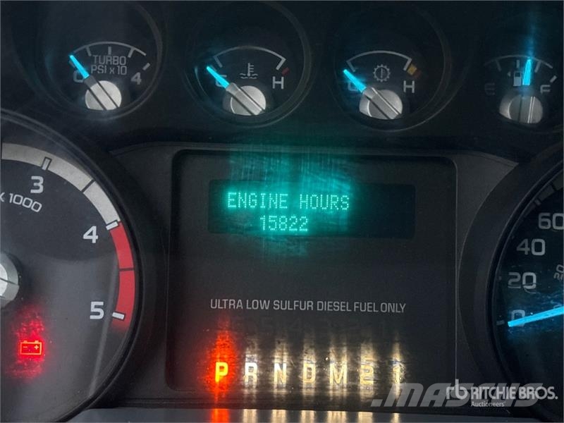 Ford F-550 XLT 4x4 Service Truck Tienhoitoautot