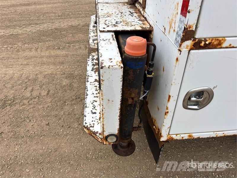 Ford F-550 XLT 4x4 Service Truck مركبات الأغراض العامة