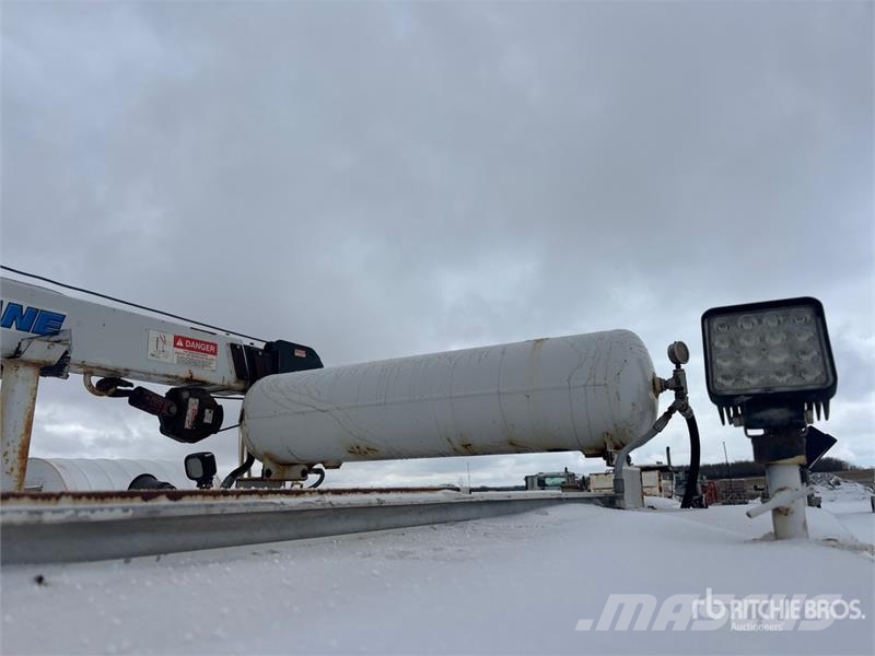 Ford F-550 XLT 4x4 Service Truck Tienhoitoautot