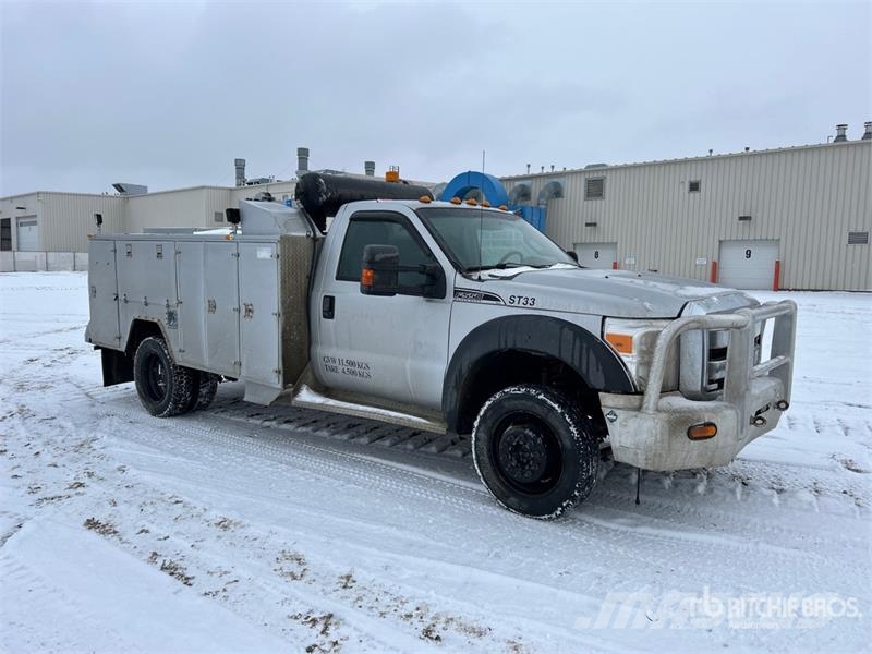 Ford F-550 XLT 4x4 Service Truck Общински/универсални превозни средства
