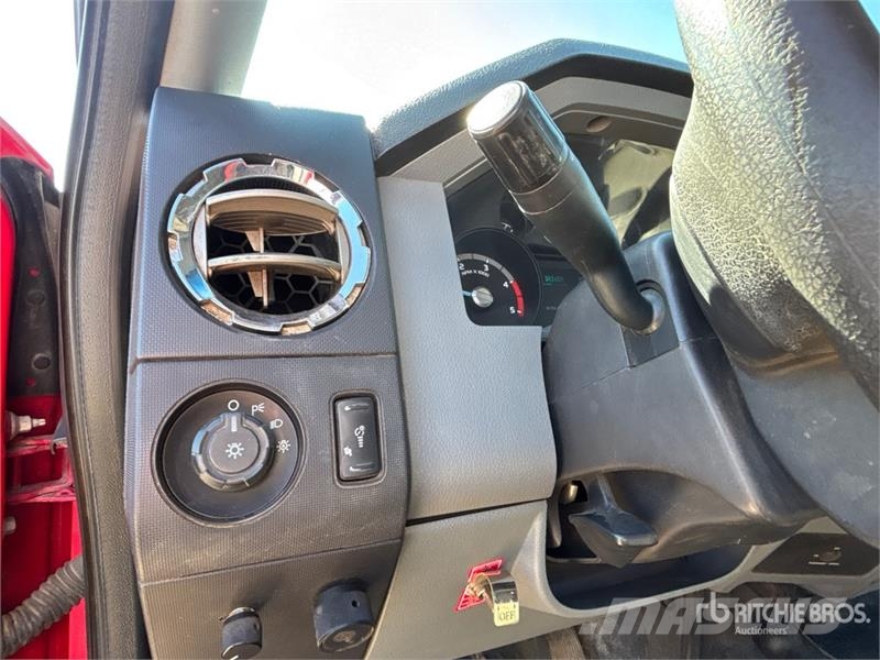 Ford F-550 XLT 4x4 Service Truck Municipal / general purpose vehicles