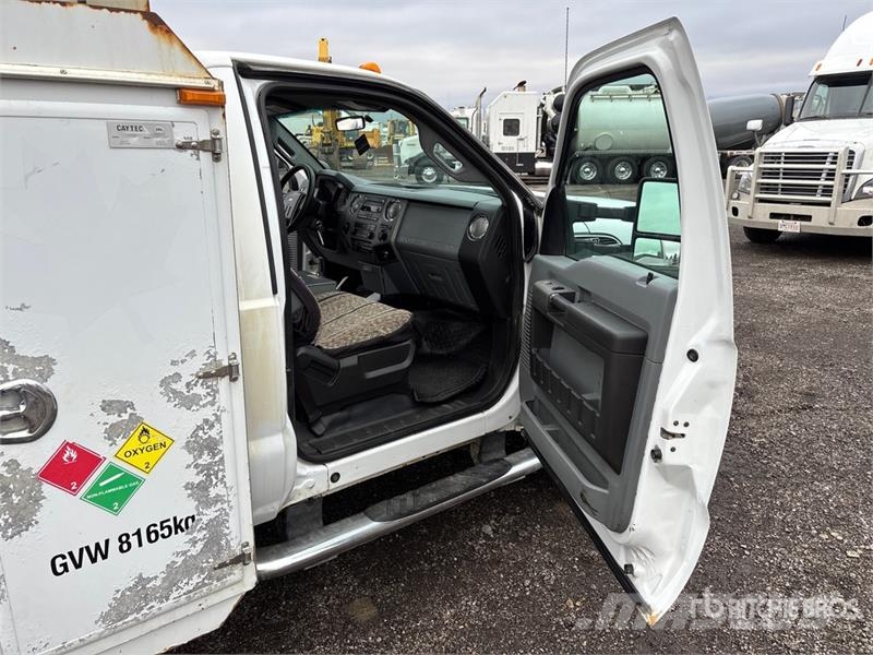 Ford F-550 XLT 4x4 Service Truck Kommunal-Sonderfahrzeuge