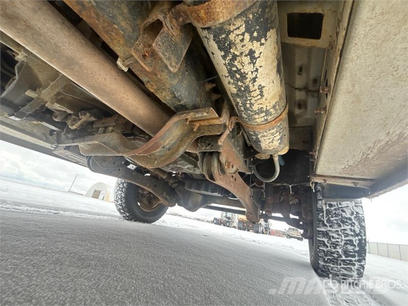 Ford F-550 XLT 4x4 Service Truck Tienhoitoautot