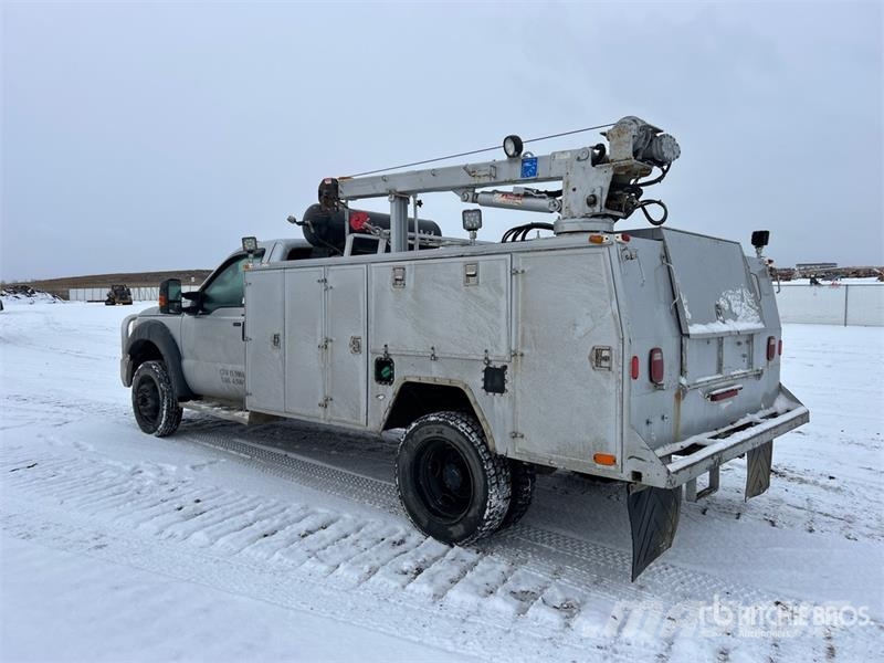 Ford F-550 XLT 4x4 Service Truck Общински/универсални превозни средства

