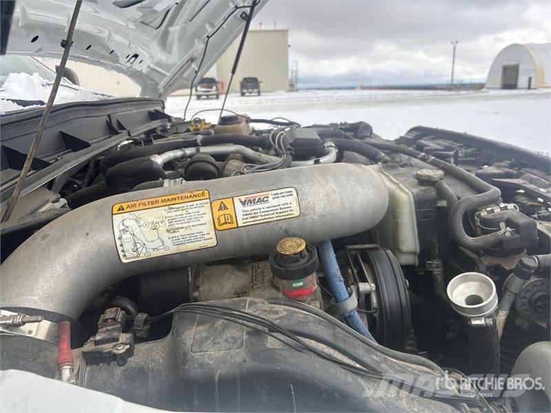 Ford F-550 XLT 4x4 Service Truck Tienhoitoautot