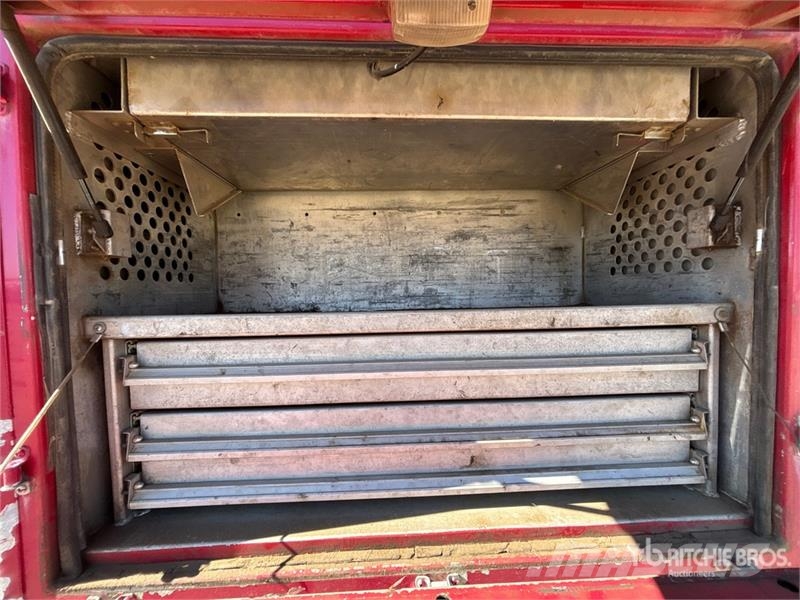 Ford F-550 XLT 4x4 Service Truck Municipal / general purpose vehicles