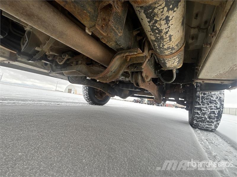 Ford F-550 XLT 4x4 Service Truck Tienhoitoautot