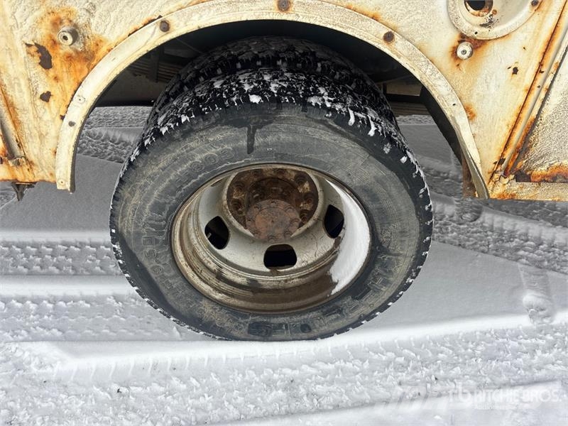 Ford F-550 XLT 4x4 Service Truck Tienhoitoautot