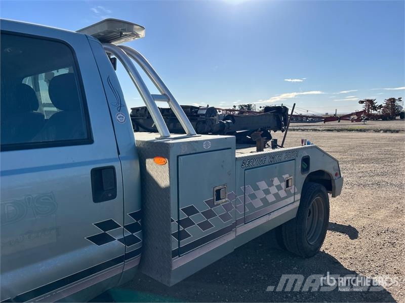 Ford F-550 XLT 4x4 Tow Truck (Inoperable) Vyslobodzovacie vozidlá