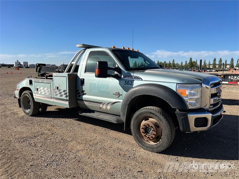 Ford F-550 XLT 4x4 Tow Truck (Inoperable) Vyslobodzovacie vozidlá