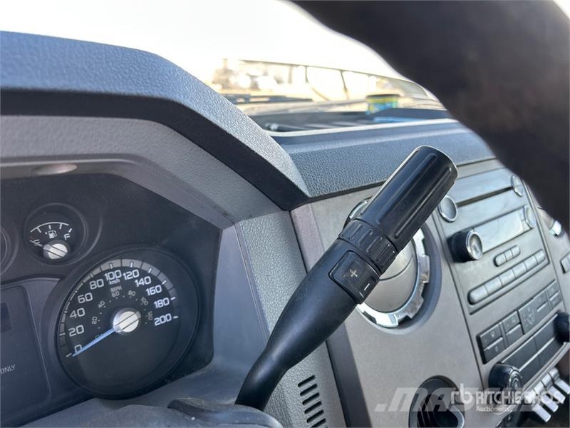 Ford F-550 XLT 4x4 Tow Truck (Inoperable) Vyslobodzovacie vozidlá
