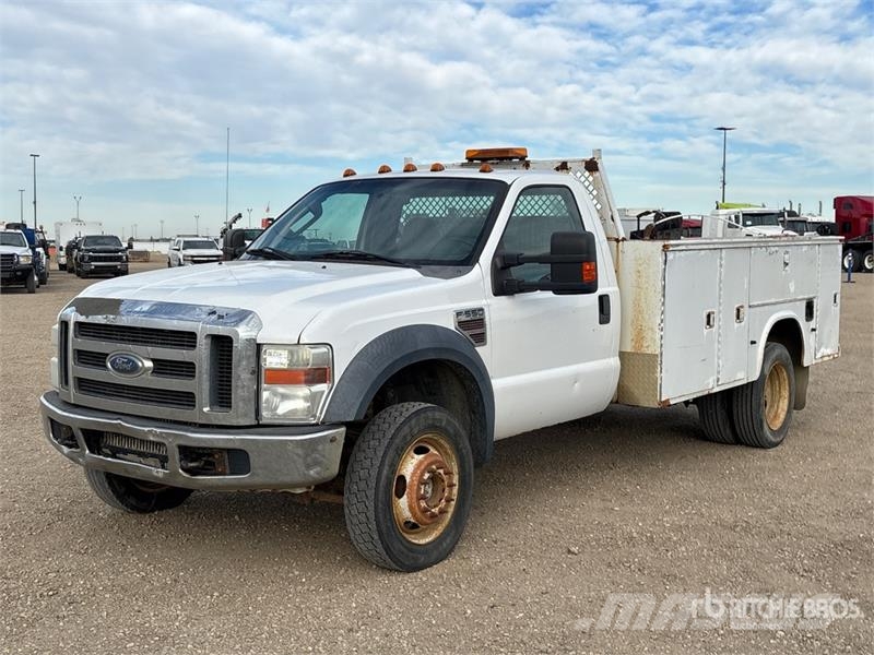 Ford F-550 XLT 4x4 Utility Truck Pikapai / Bortiniai sunkvežimiai