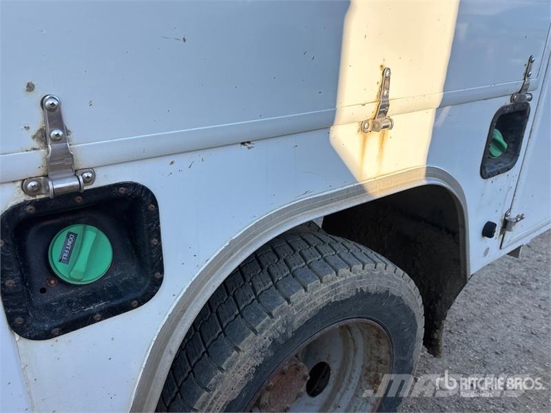 Ford F-550 XLT 4x4 Utility Truck Pikaplar
