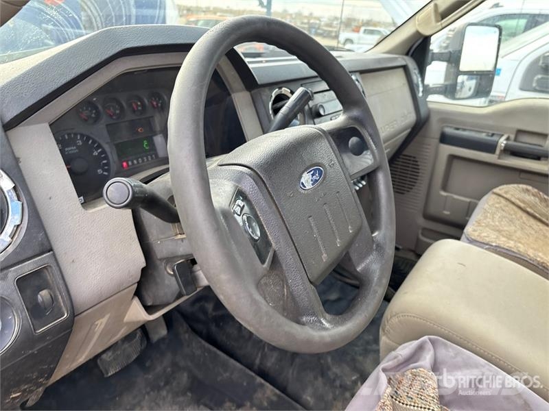 Ford F-550 XLT 4x4 Utility Truck Pikapai / Bortiniai sunkvežimiai