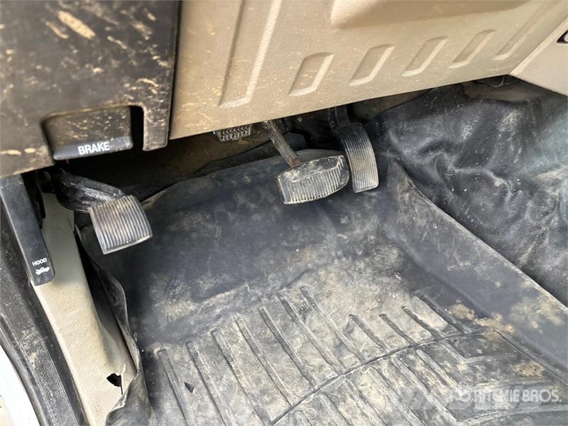 Ford F-550 XLT 4x4 Utility Truck Pikapai / Bortiniai sunkvežimiai