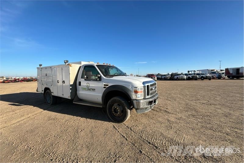 Ford F-550 XLT 4x4 Utility Truck Pikaplar