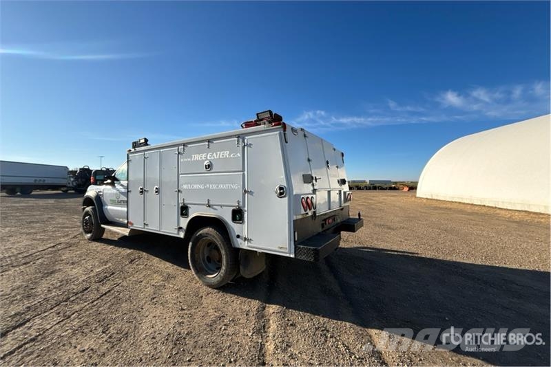 Ford F-550 XLT 4x4 Utility Truck Pikaplar