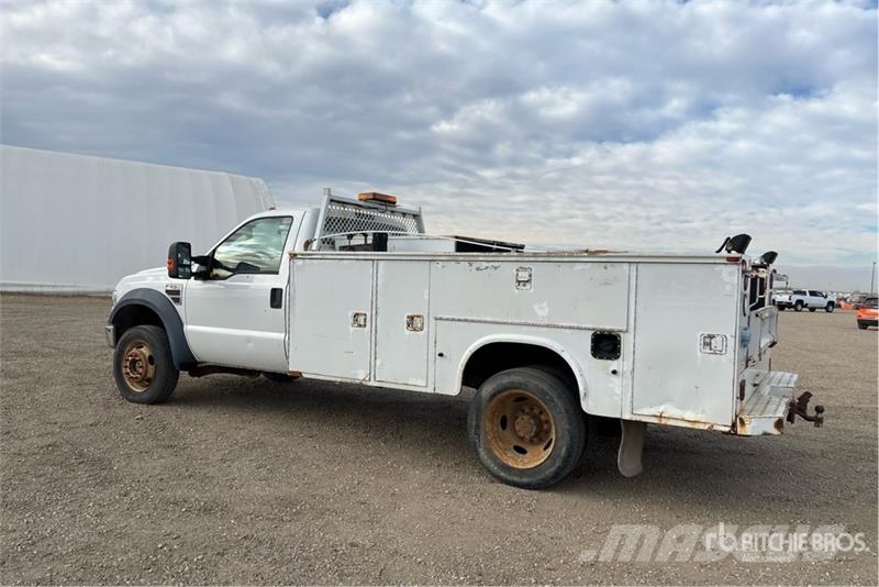 Ford F-550 XLT 4x4 Utility Truck Pikapai / Bortiniai sunkvežimiai