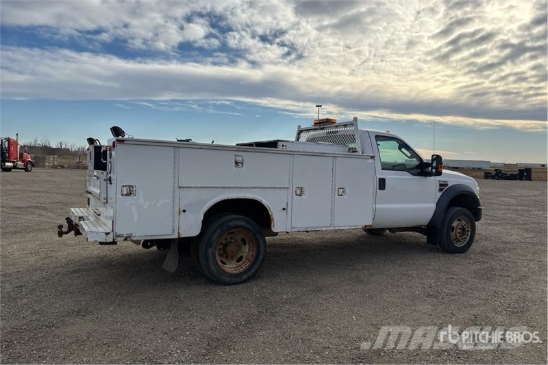 Ford F-550 XLT 4x4 Utility Truck Pikapai / Bortiniai sunkvežimiai