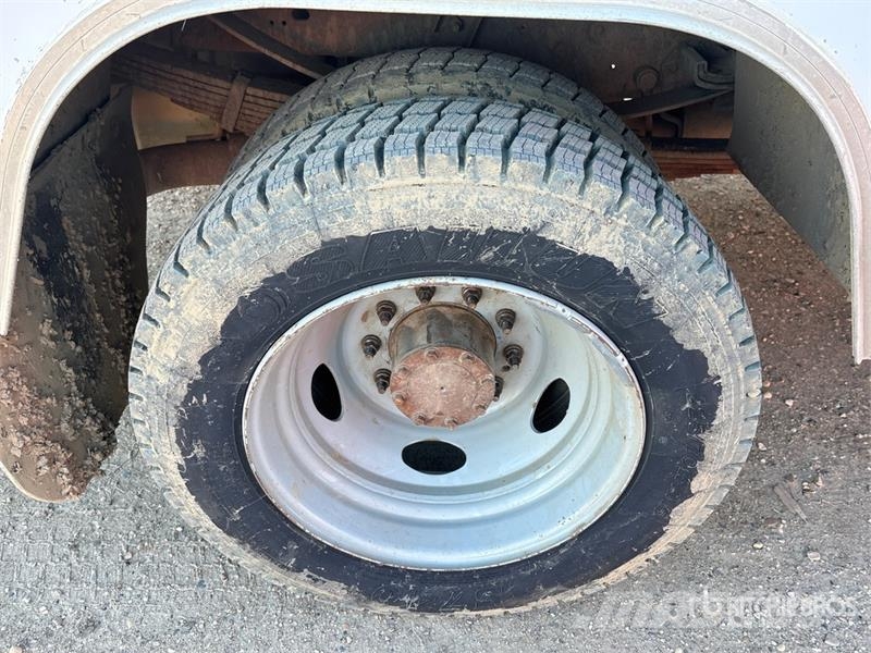 Ford F-550 XLT 4x4 Utility Truck Pikaplar