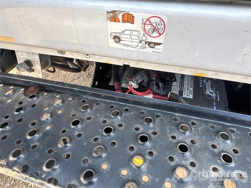 Ford F-650 XLT 4x2 Cab and Chassis Cabines e interior