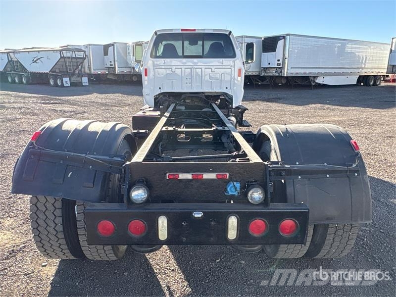 Ford F-750 Cabines
