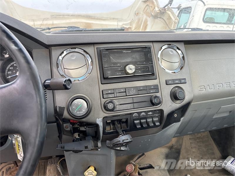 Ford F-750 Kabine i unutrašnjost