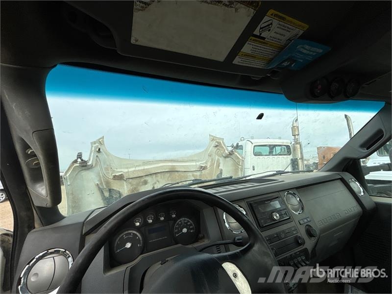 Ford F-750 Kabine i unutrašnjost