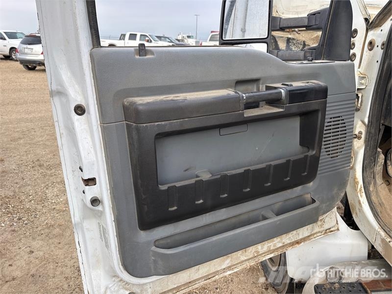 Ford F-750 Kabine i unutrašnjost