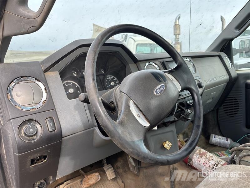 Ford F-750 Kabine i unutrašnjost
