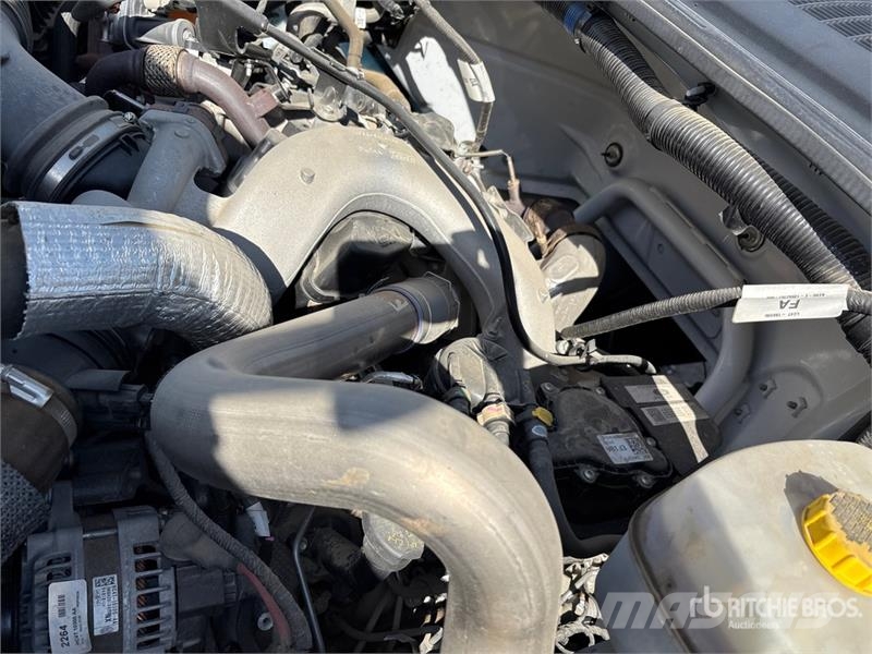 Ford F-750 4x2 Van Truck Sanduk kamioni