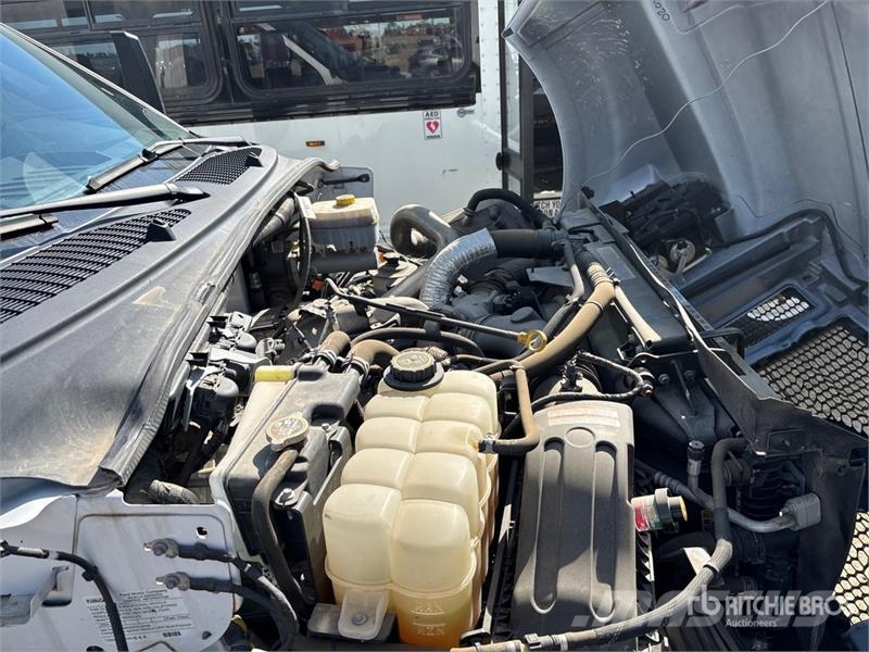 Ford F-750 4x2 Van Truck Sanduk kamioni