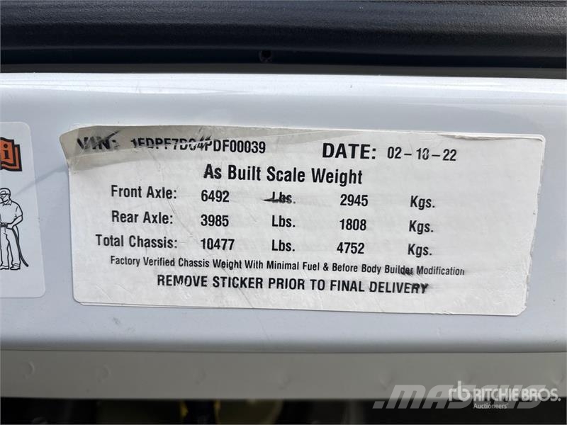 Ford F-750 4x2 Van Truck Sanduk kamioni