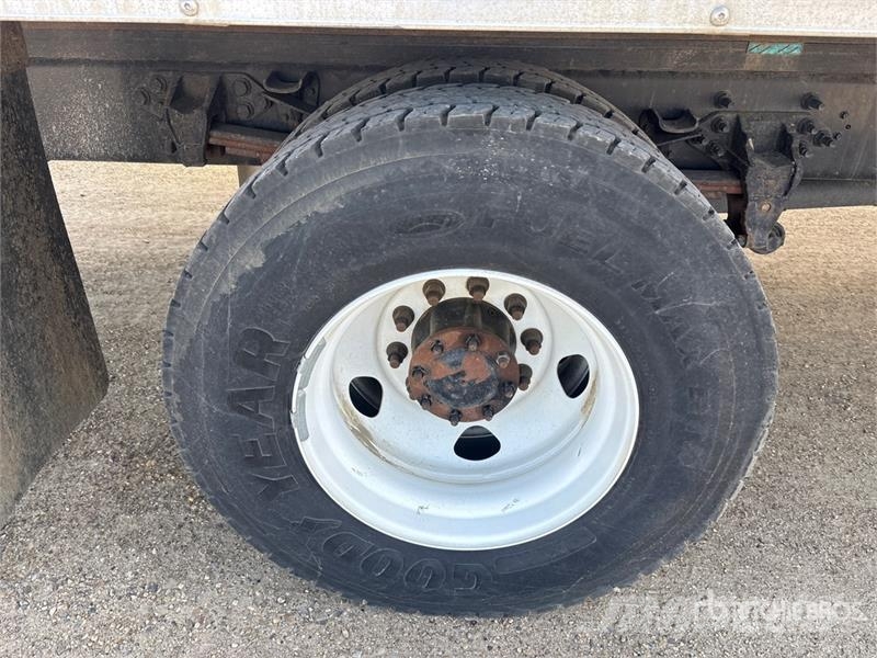 Ford F-750 4x2 Van Truck Sanduk kamioni
