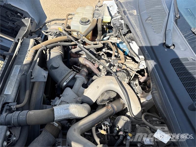 Ford F-750 4x2 Van Truck Sanduk kamioni