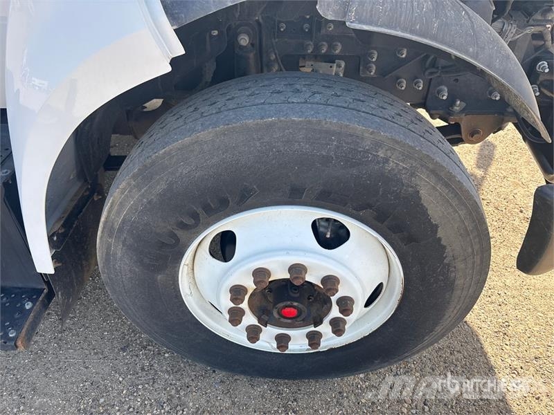 Ford F-750 4x2 Van Truck Sanduk kamioni