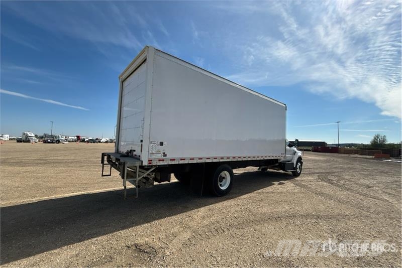 Ford F-750 4x2 Van Truck Sanduk kamioni