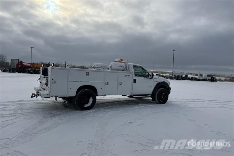 Ford F550 Super Duty XL 4x4 Utility Truck Бортовые фургоны