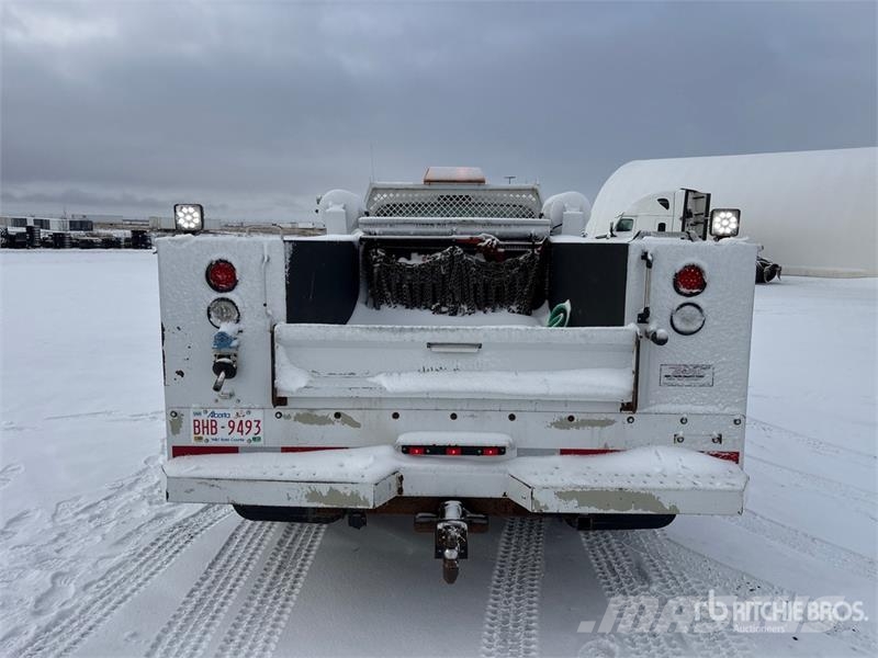 Ford F550 Super Duty XL 4x4 Utility Truck Бортовые фургоны