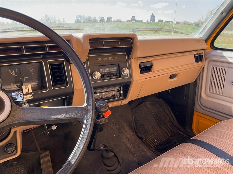 Ford F600 4x2 Grain Truck Camiones para granja y transporte de granos