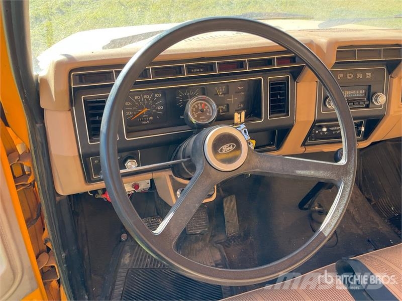 Ford F600 4x2 Grain Truck Camiones para granja y transporte de granos