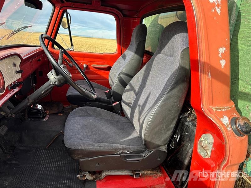 Ford F600 4x2 Grain Truck Poljoprivredni / kamioni za žitarice