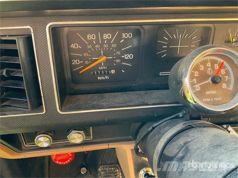 Ford F600 4x2 Grain Truck Camiones para granja y transporte de granos