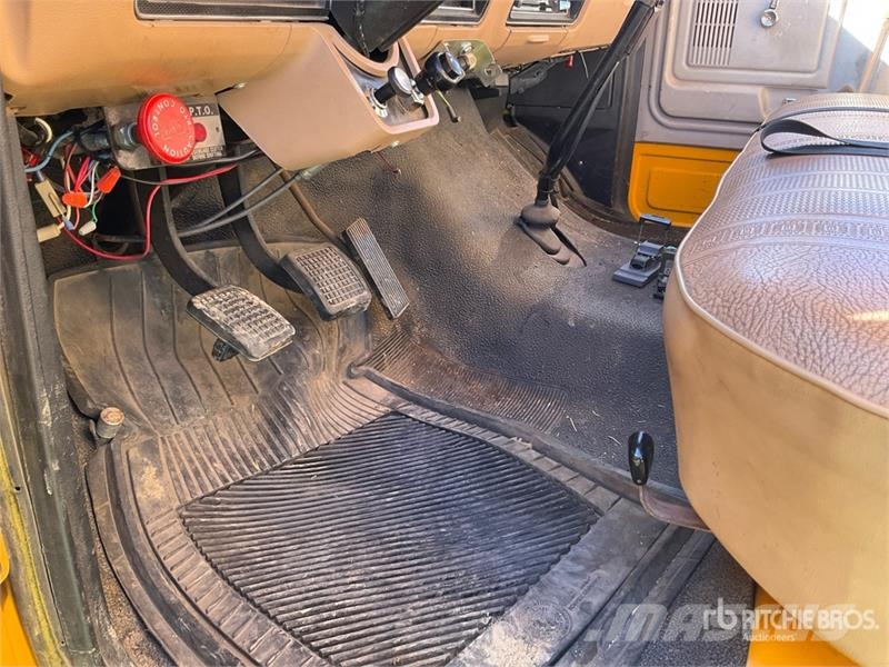 Ford F600 4x2 Grain Truck Camiones para granja y transporte de granos