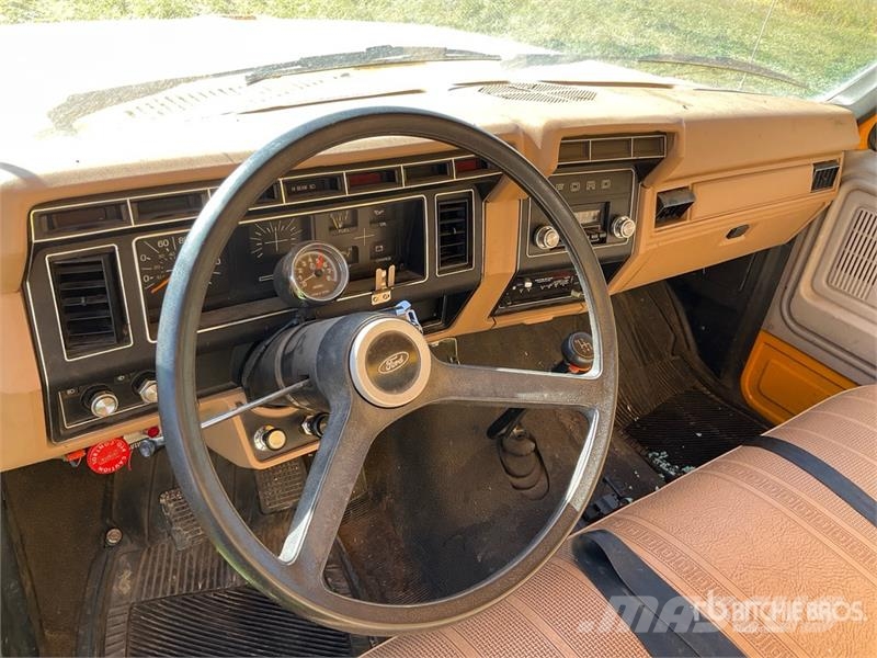 Ford F600 4x2 Grain Truck Camiones para granja y transporte de granos