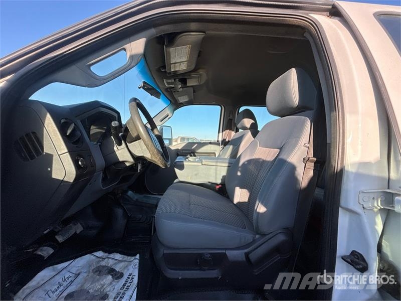 Ford F65A.0.24 981 lb Knuckle Boom on Ford F-550 XL 4x4 Kranwagen