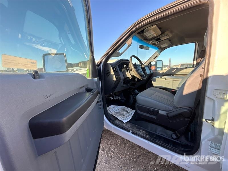 Ford F65A.0.24 981 lb Knuckle Boom on Ford F-550 XL 4x4 Kranwagen