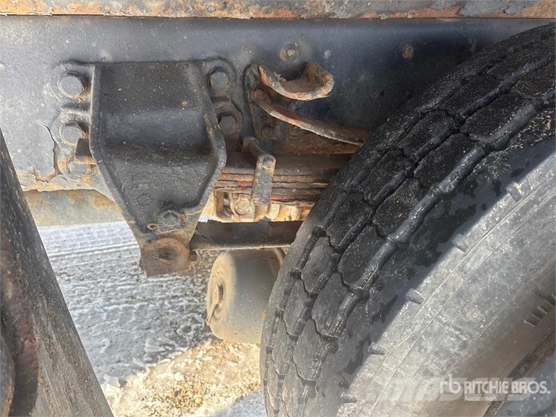 Ford F800 4x4 S/A Dump Truck 自卸式货车