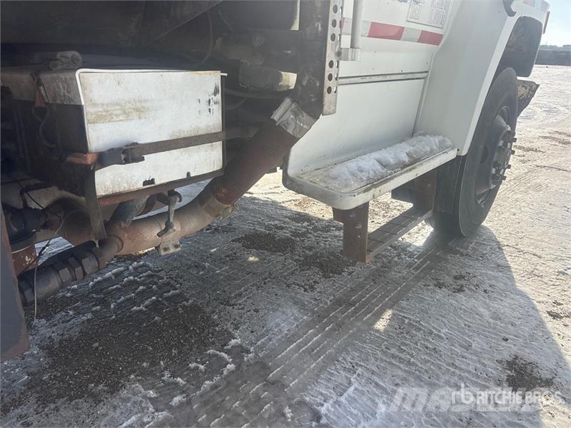 Ford F800 4x4 S/A Dump Truck 自卸式货车
