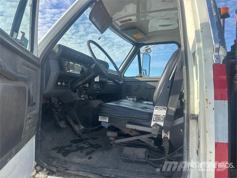 Ford F800 4x4 S/A Dump Truck 自卸式货车
